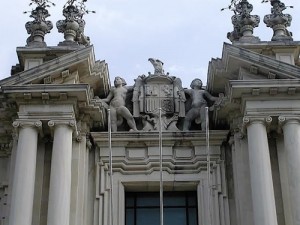 Frontispicio de la Facultad de Filología, 2014.